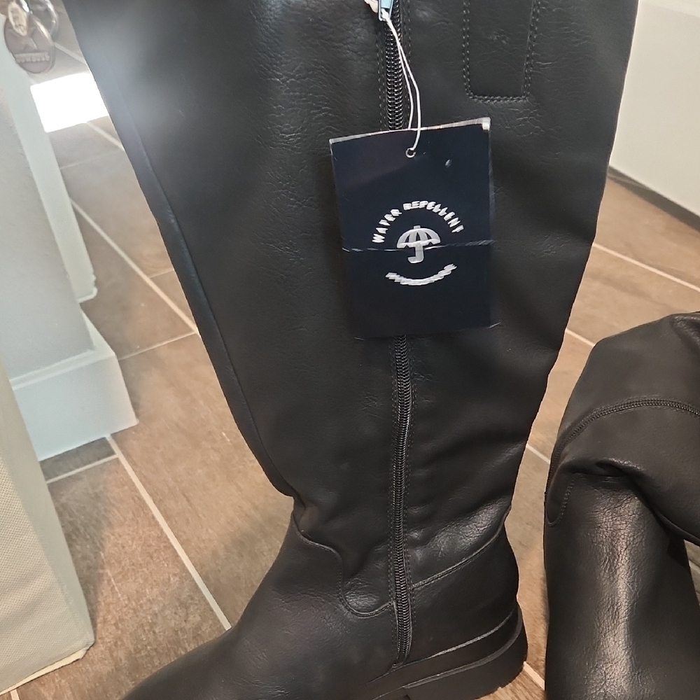 Black Women's Knee-High Boots - Picture 6 of 9